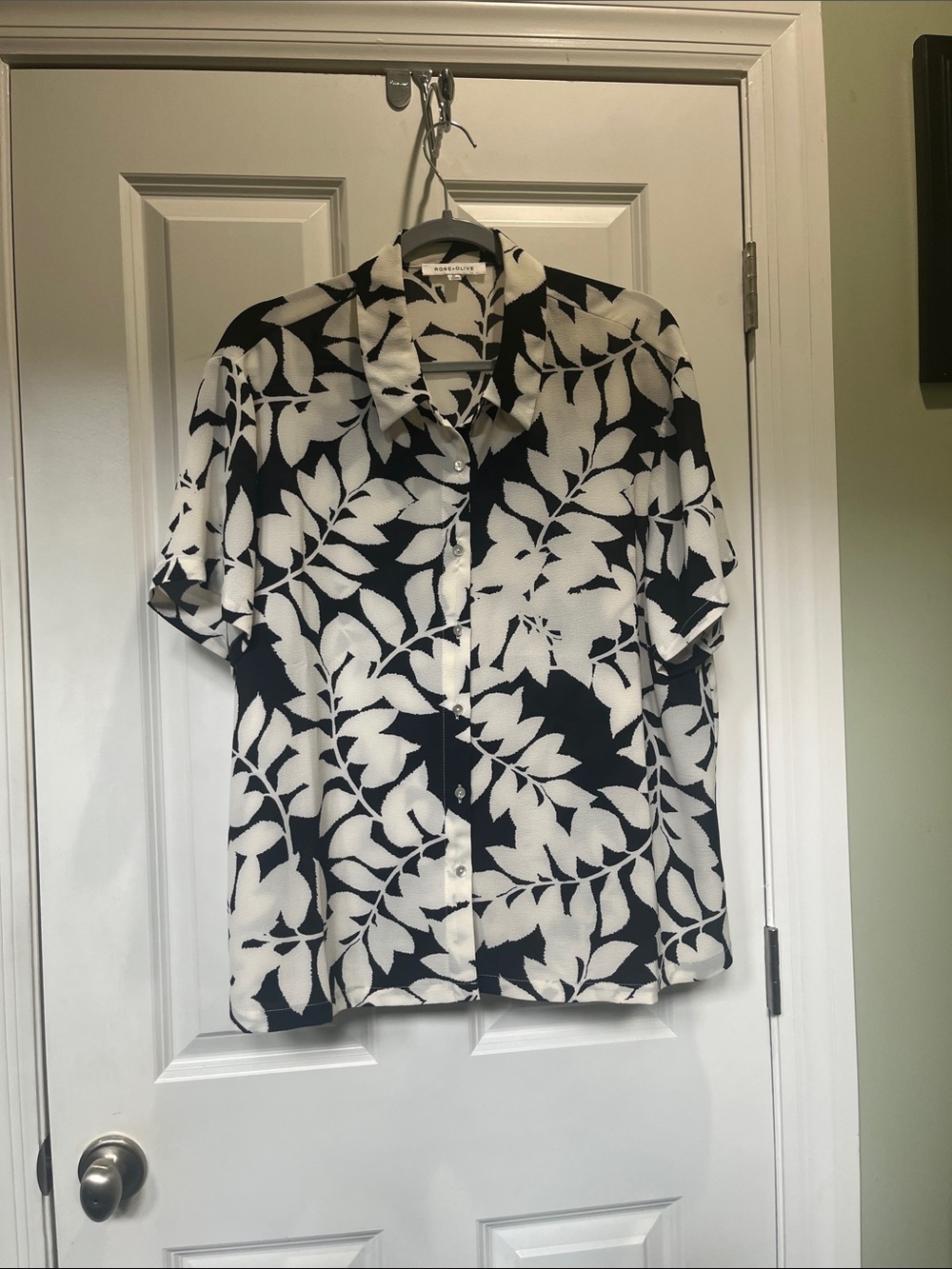 Rose & Olive Black and White Leaf Print Button-Down Top